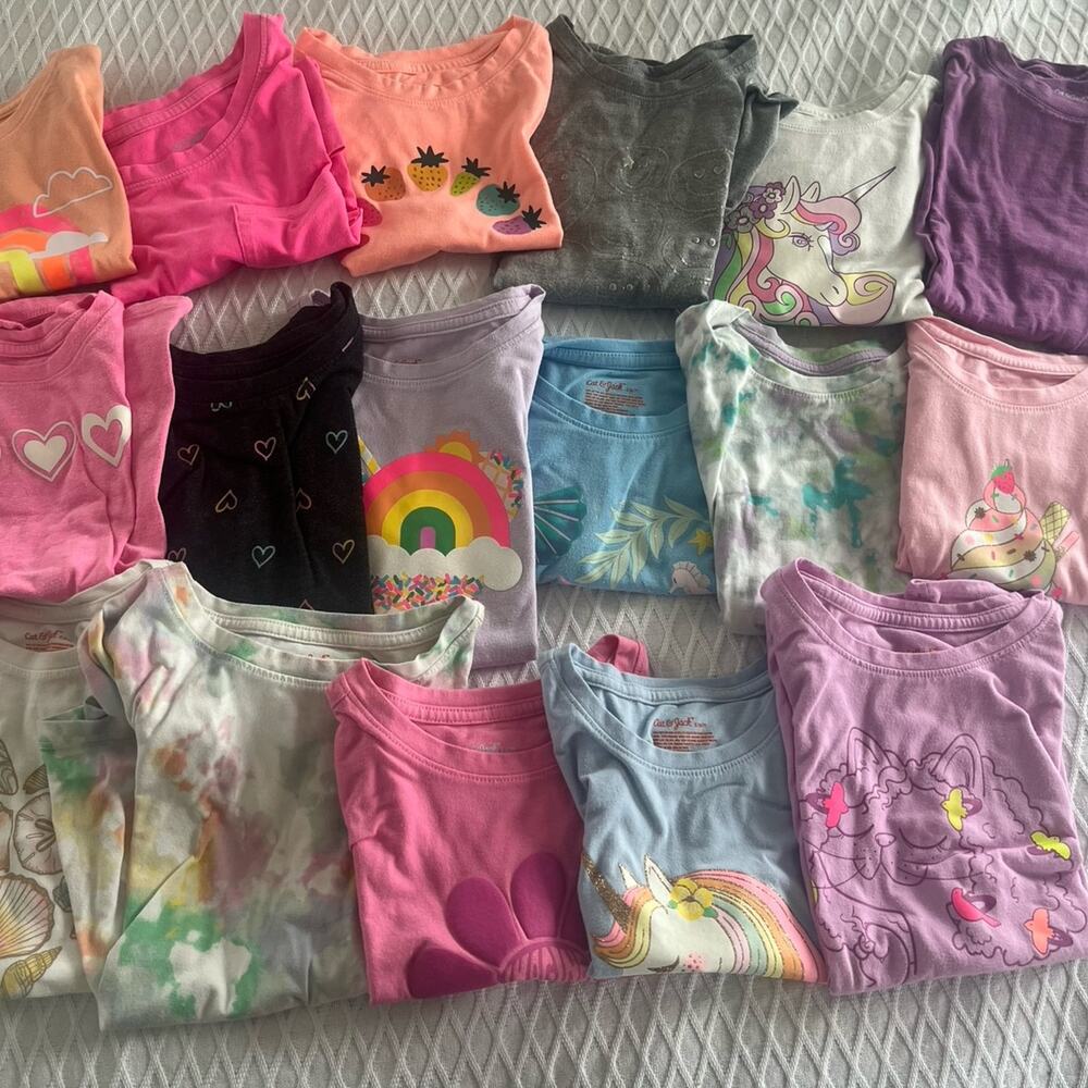 Bundle of 17 short sleeve T-shirts Cat & Jack girls size small 6/7